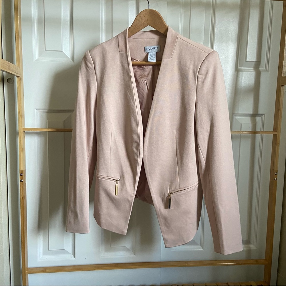 Carmen Marc Valvo Pink Blazer Tailored Collarless Design
